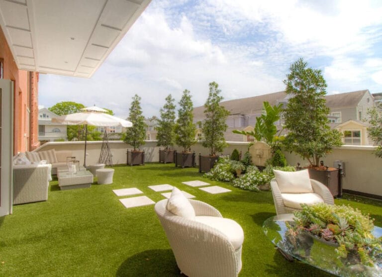 Choosing synthetic grass brings you these benefits.